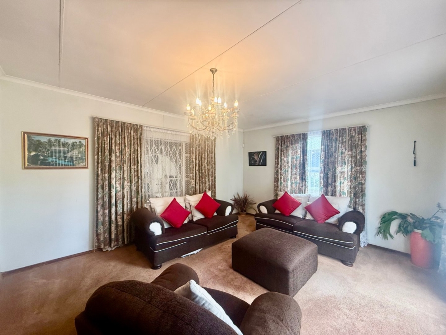 To Let 4 Bedroom Property for Rent in Schoemansville North West